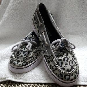 Sperry boat shoes size 3.5